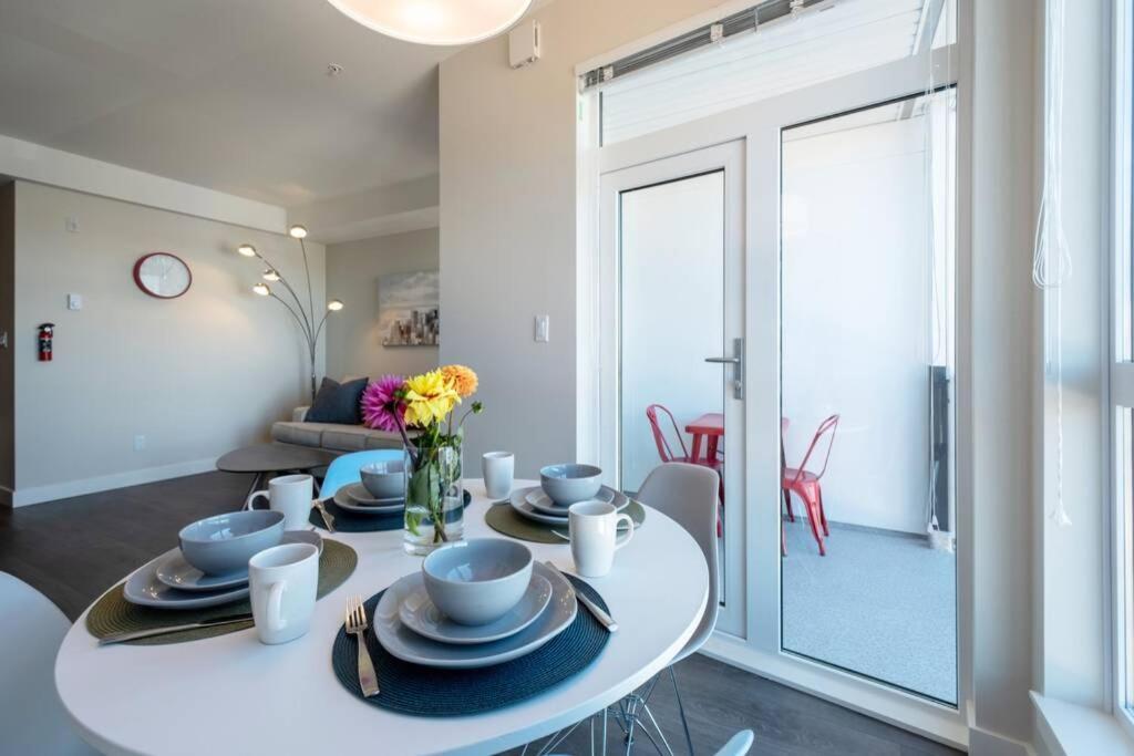 Clean 4Th Floor 1 Bedroom Apt In Old Town China Town Victoria Exterior photo